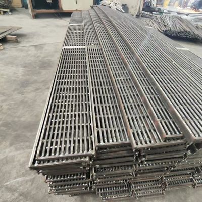 Customized Anti Slip Steel Grating Durable Load Capacity Safety Floor Panels