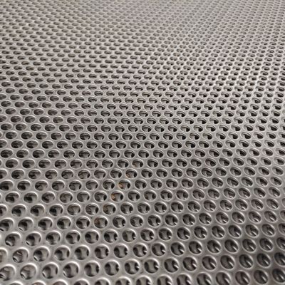 Panel perforado de metal redondo cuadrado y antideslizante de forma personalizada para una seguridad óptima