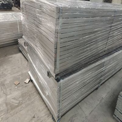 Tecnología de soldadura de la máquina de soldadura a presión de acero industrial de rejilla de 30 mm de rodamiento de barra espaciado barra plana