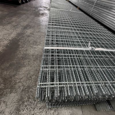 Barras de rodamiento de 30 mm revestidas de plata con grilleta de acero galvanizado de piso inclinado / espaciado