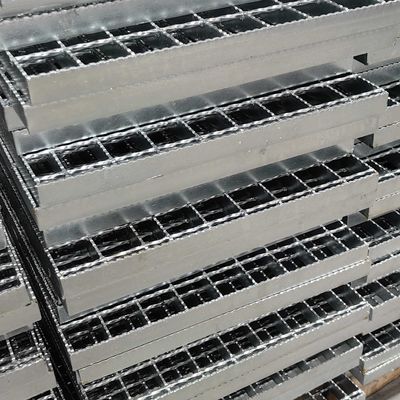 Rejas de piso de acero de trabajo pesado con presión de la máquina soldado 30 mm de altura de rodamiento de barra plana