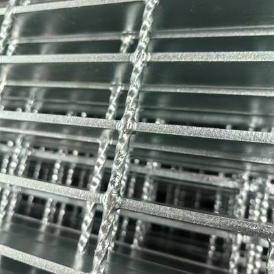 Barras de rodamiento de plata lisa galvanizado Rejilla de acero plano con barras transversales de 3 mm