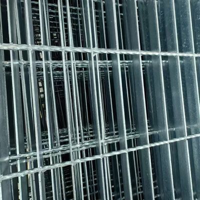 Reja de rejilla de barras de plata suave galvanizado en caliente con barras de rodamiento planas de 30 mm
