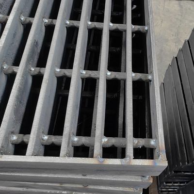 Rejas de revestimiento de pisos industriales de acero con espaciado de barra de rodamiento de 30 mm