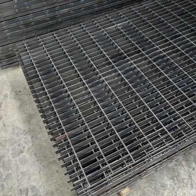 Máquina de rejilla de acero industrial de barras planas brillantes de estilo moderno