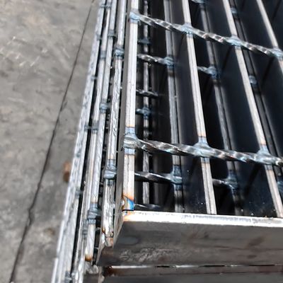 Rejas innovadoras para pisos de acero