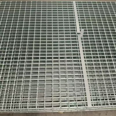 Rejas de acero de alta visibilidad con bordes de seguridad que mejoran la seguridad en el lugar de trabajo