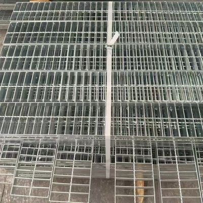Resistencia industrial Rejas de acero personalizadas Construidas para soportar el uso y el desgaste pesados
