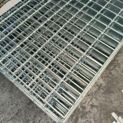 Rejas de acero duraderas para pasarelas industriales: una solución sólida para el tráfico pesado Rejas de barras de acero de alta calidad: Perfecto