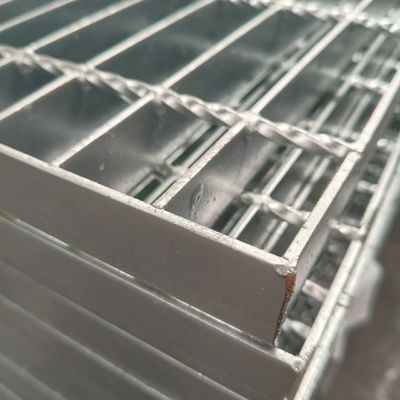 Rejas de acero resistentes al fuego: Seguridad en zonas de alto riesgo