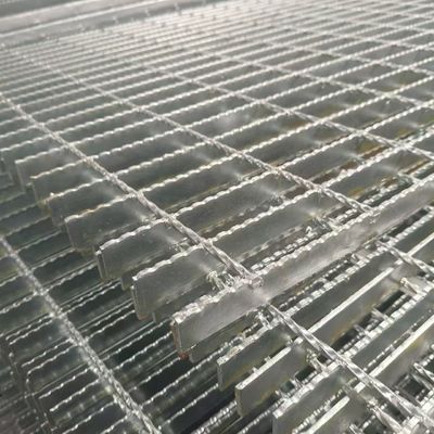 Rejas de acero de alta calidad: resistentes al deslizamiento y fáciles de mantener