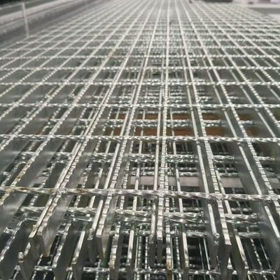 Rejas de acero soldadas a presión, estructura robusta y duradera