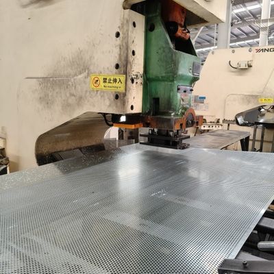 Filtración por agujeros hexagonales Placa metálica perforada 30%-70% Área abierta para filtración industrial