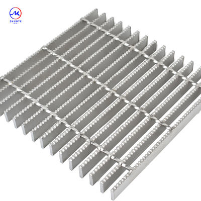 Rejilla de acero plano brillante en la superficie con eficiencia de tono de barra de rodamiento de 30 mm