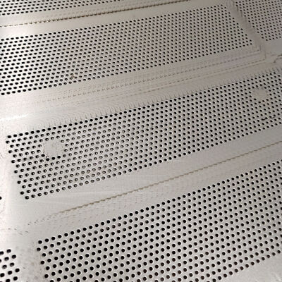 Placa Metálica Perforada de Ingeniería de Precisión con Larga Vida Útil y Fuerte Rendimiento de Compresión y Tracción para Uso Industrial