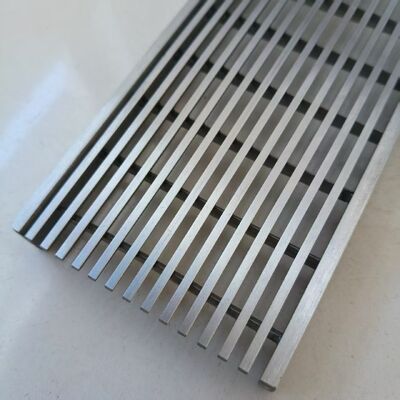 Rejilla Dentada de Acero Inoxidable 316L con Protección contra la Corrosión por Agua Salada y Tamaño Personalizable para Plataformas Industriales