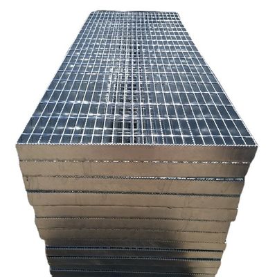 La escalera industrial galvanizada sumergida caliente serró el CE el rallar