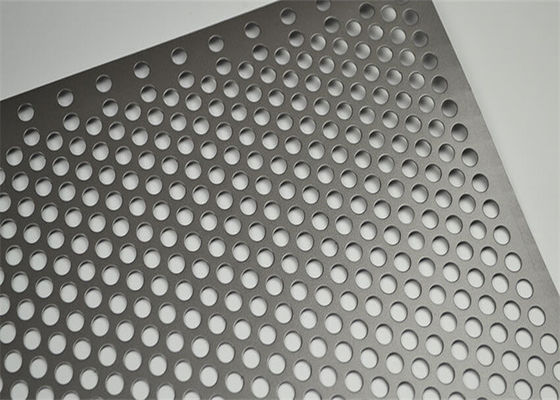 proceso de pulido de acero inoxidable 9.5m m del panel perforado del grueso de 3m m escalonados