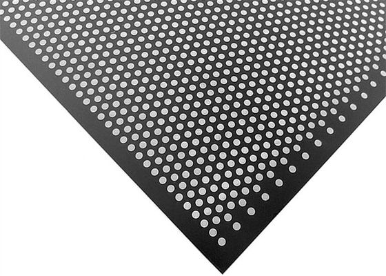 Material de acero suave ningunos centros escalonados 12.7m m perforados de Mesh Plate del final